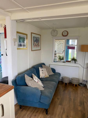 2 Beach Rd, lee over sands, Clacton, a little retreat